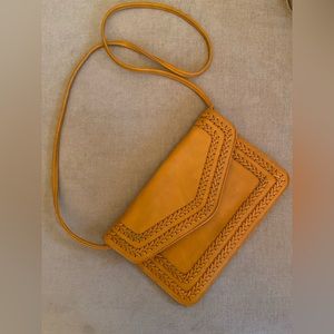 Mustard yellow/orange purse with detachable strap